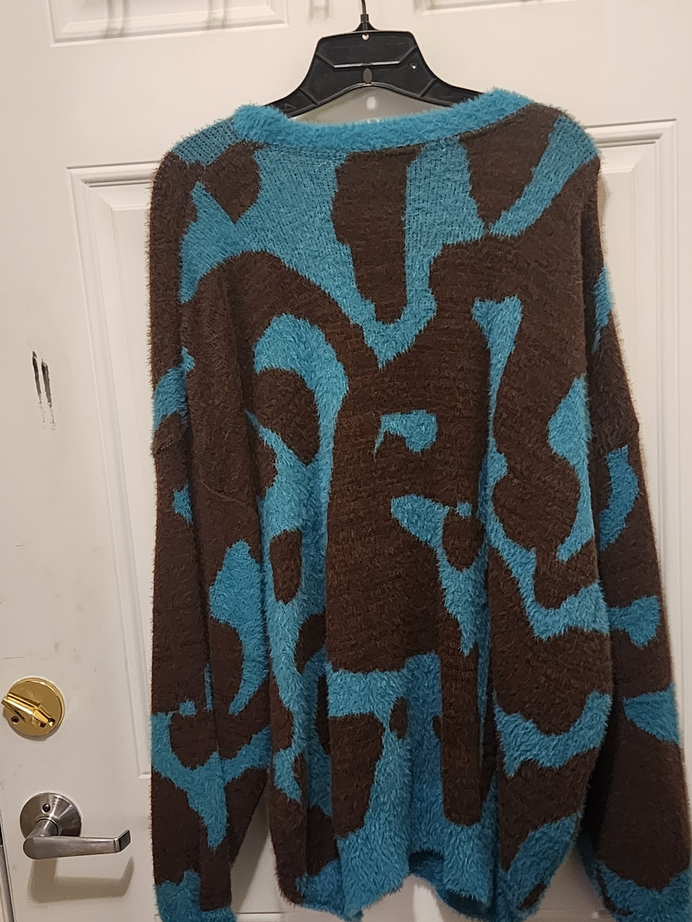 Boohoo Man Oversized Blue & Brown Patterned Fuzzy Sweater - Picture 9 of 10